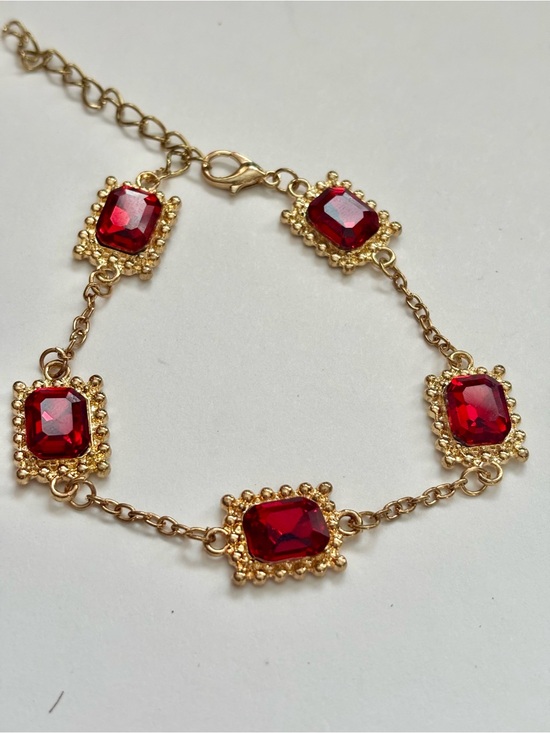 Jewelry - Ruby glass bracelet